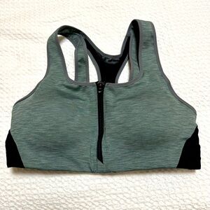 NWOT Nike Women’s sports bra